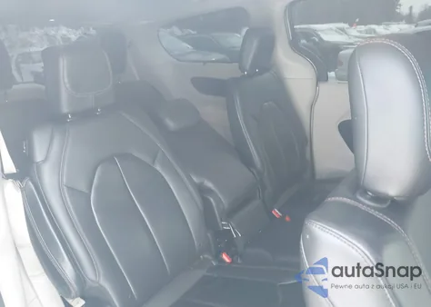 2017 Chrysler Pacifica Touring-L из США, поврежденный, VIN 2C4RC1BG6HR654811